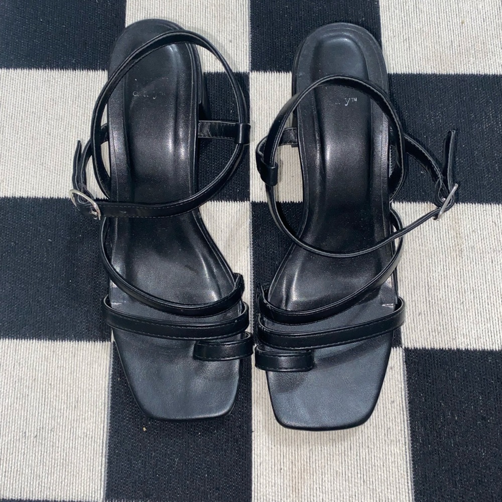 Black Strappy Heeled Sandals - Women’s 8.5